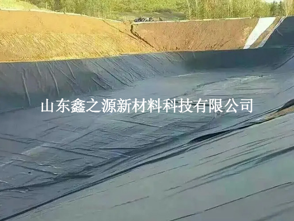 魚塘防滲膜的鋪設(shè)過程需要避免哪些問題？