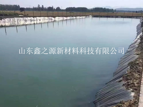 如何處理蓄水池hdpe土工膜的熱膨脹問題？